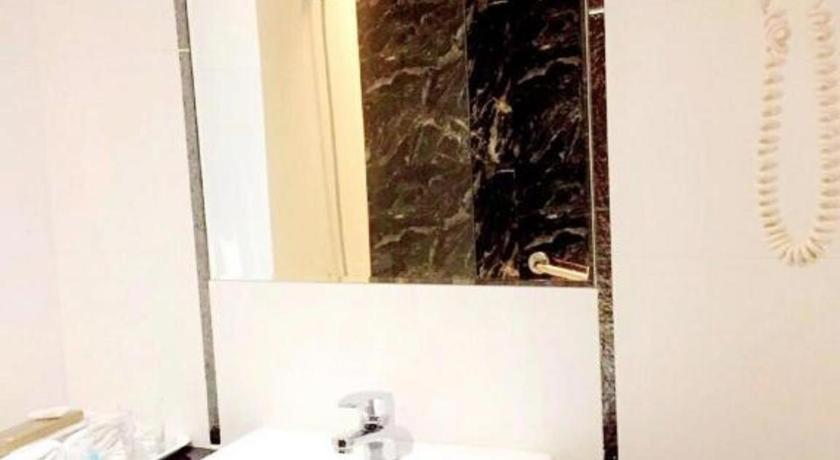 89 Hotel Batam Наґойя Екстер'єр фото