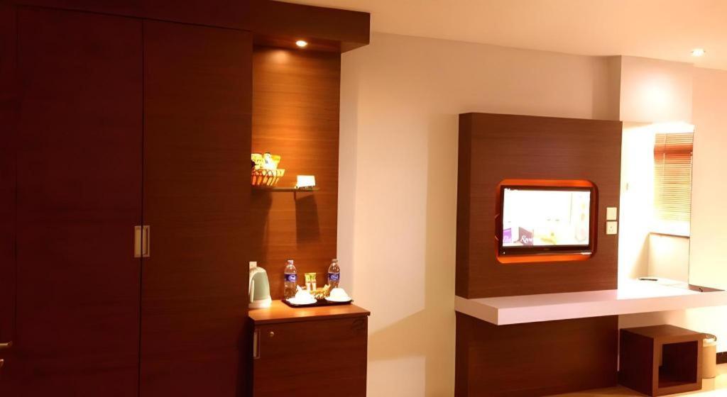 89 Hotel Batam Наґойя Екстер'єр фото